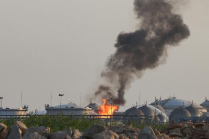 Les Houthis disent avoir ciblé un site d'Aramco à Riyad après des raids saoudiens sur Sanaa