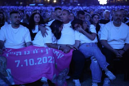 Nostalgie, résilience et tensions politiques : Israël rend hommage aux victimes du 7-Octobre
