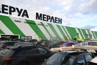 Comment le Kremlin orchestre la reprise des actifs russes de Leroy-Merlin, d’Auchan, de Nestlé et de FM Logistic
