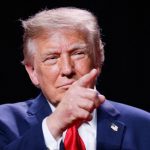 Trump menace de traiter en «ennemi» quiconque n’utilisera pas le terme «super intelligence» au lieu d’«intelligence artificielle»