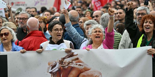 A Madrid et dans d’autres villes espagnoles, des dizaines de milliers de manifestants pour le droit au logement