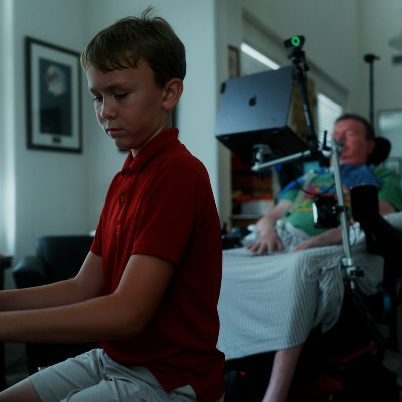 Actualité : “J'écris ceci avec mon cerveau” : grâce à Neuralink, ce père paralysé tourne à nouveau le regard vers ses enfants