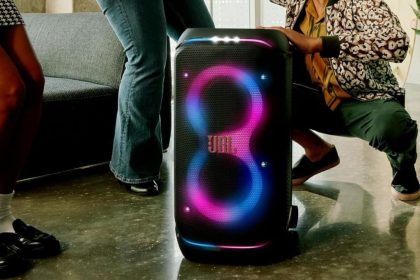 JBL PartyBox Stage 320 : cette puissante enceinte de soirée perd 200 € chez Boulanger